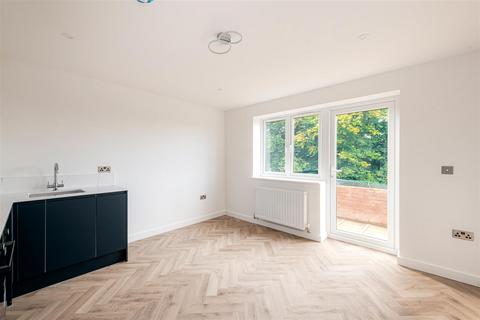 1 bedroom flat to rent, 123 Carver Hill Road, High Wycombe HP11