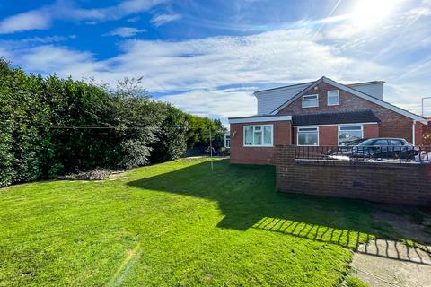 4 bedroom bungalow for sale, Warburton Close, Romiley, Stockport