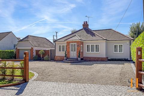 2 bedroom bungalow for sale, Foxborough Chase, Stock, Ingatestone, Essex, CM4