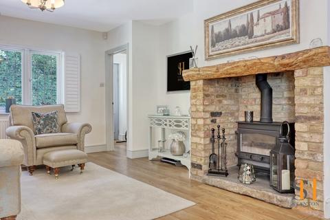 Willow Cottage, 7 Foxborough Chase, Stock, Ingatestone, CM4 9RA