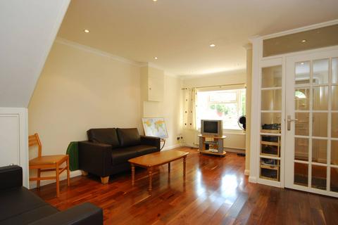 4 bedroom house to rent, Rowan Close, Ealing, London, W5