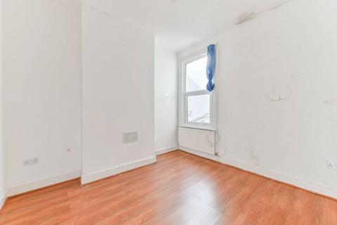 24 Lenham Road, Thornton Heath, CR7 8QS