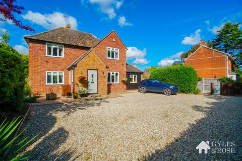 3 bedroom detached house for sale, New Road, Mistley