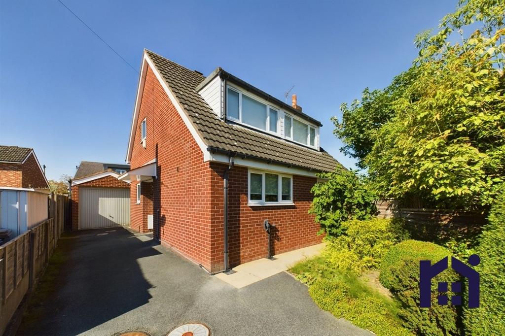Lostock Road, Croston, PR26 9HT 3 bed detached house for sale £290,000