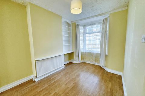 2 bedroom terraced house for sale, Holness Road, London