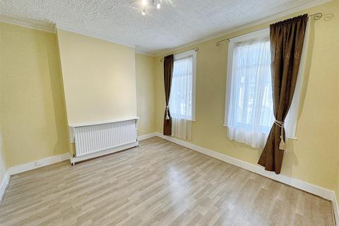 38 Holness Road, London, E15 4EN