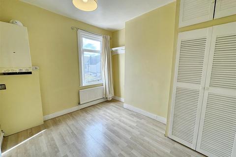 38 Holness Road, London, E15 4EN