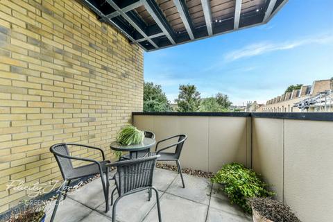 2 bedroom flat for sale, Commerell Street, London, SE10 0DZ