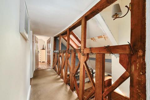 Darvel Cottage Buckham Hill, Uckfield, TN22 5XZ
