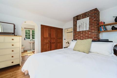 Darvel Cottage Buckham Hill, Uckfield, TN22 5XZ