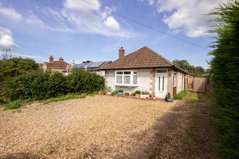 2 bedroom bungalow for sale, Victoria Grove, East Cowes