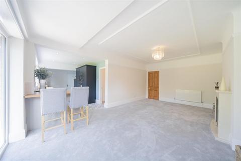 63 Barnston Road, Heswall, Wirral, CH60 2SS