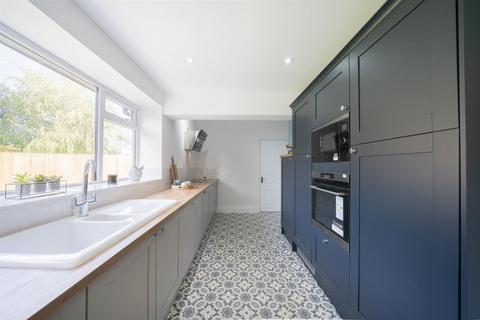 63 Barnston Road, Heswall, Wirral, CH60 2SS