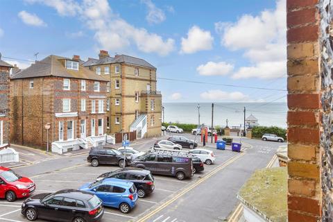 2 bedroom flat for sale, Chandos Square, Broadstairs, Kent