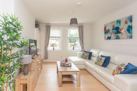 2 bedroom flat for sale, 10/4 Redbraes Place, Edinburgh, EH7 4LL