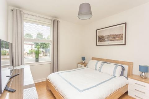 10/4 Redbraes Place, Edinburgh, EH7 4LL