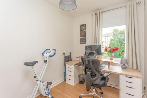 10/4 Redbraes Place, Edinburgh, EH7 4LL