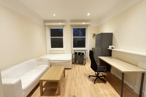 Studio to rent, Courtfield Gardens,  London, SW5