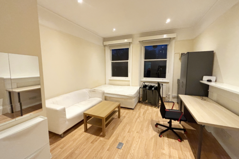 Studio to rent, Courtfield Gardens,  London, SW5