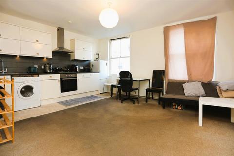 3 bedroom flat to rent, Rock Street, Brighton