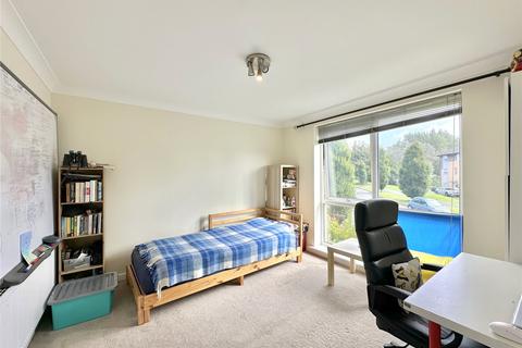 8 Lowestoft Drive, Liverpool, L19 2HD