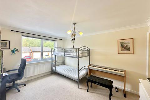 8 Lowestoft Drive, Liverpool, L19 2HD