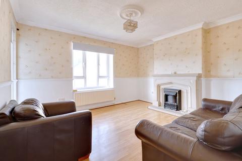 3 bedroom flat for sale, Corran Way, South Ockendon RM15