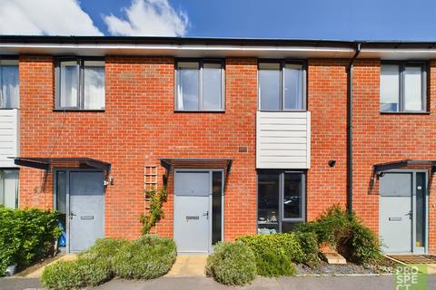 2 bedroom terraced house for sale, Alexander Turner Close, Reading, Berkshire, RG1