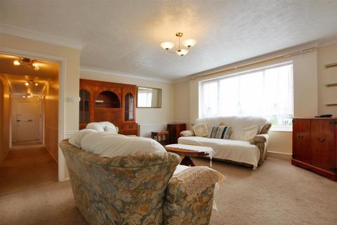 3 bedroom flat to rent, Prestwood, Upper Hitch, Watford