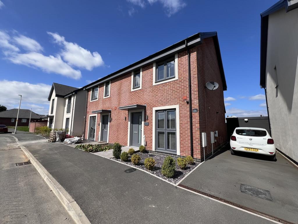 Cae Canol, Cwmrhydyceirw, Swansea 3 bed semidetached house to rent £