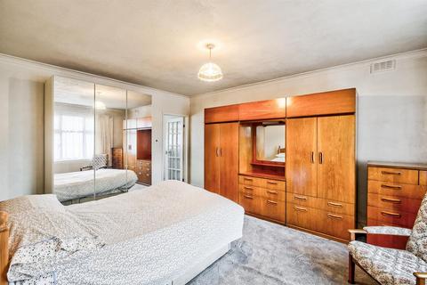 43 Tufton Road, London, E4 8LE