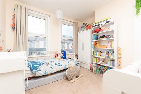 31 Brook Road, Northfleet, Gravesend, DA11 8RQ