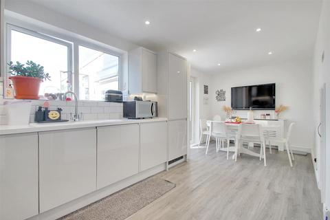 141 Limbrick Lane, Goring By Sea, Worthing, BN12 6AQ