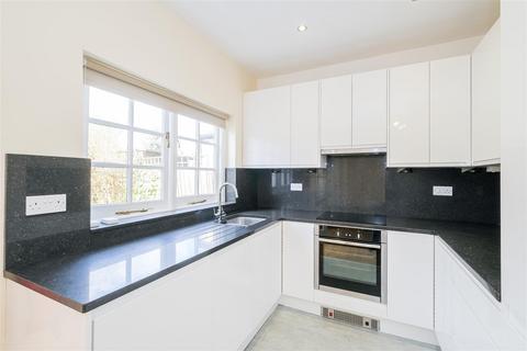 2 bedroom semi-detached house to rent, Mornington Road, North Chingford,