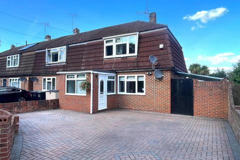 3 bedroom end of terrace house for sale, Irvine Road, Higham, ME3