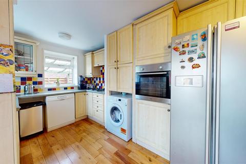 3 bedroom end of terrace house for sale, Irvine Road, Higham, ME3