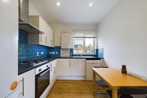 2 bedroom flat for sale, Ethelworth Court, Tulse Hill, SW2