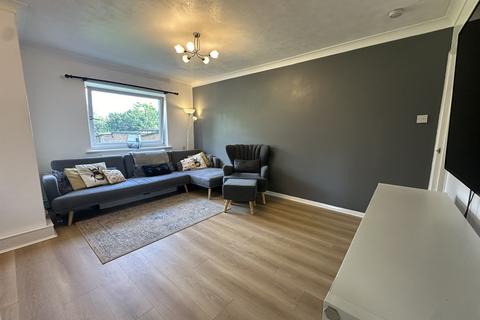 2 bedroom flat to rent, Bedfordwell Road, Eastbourne BN21