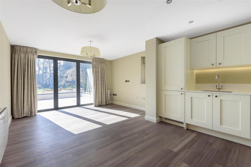 Open Plan Living Room/Kitchen