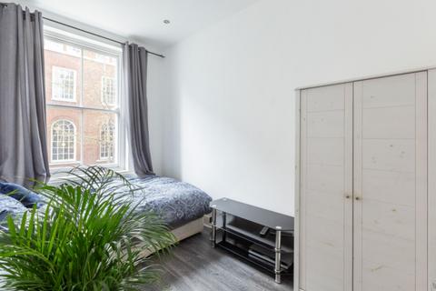 2 bedroom flat to rent, London W1H