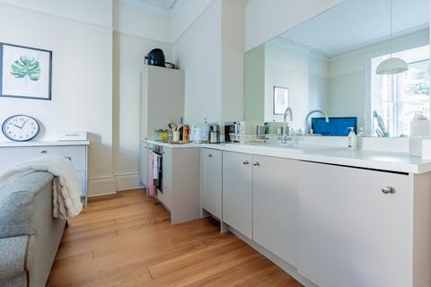 Flat 2, 1 Alma Vale Road, Bristol, BS8 2HN