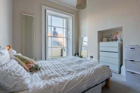 Flat 2, 1 Alma Vale Road, Bristol, BS8 2HN