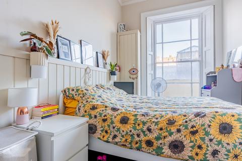 Flat 2, 1 Alma Vale Road, Bristol, BS8 2HN
