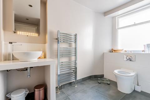 Flat 2, 1 Alma Vale Road, Bristol, BS8 2HN