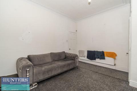 4 bedroom terraced house for sale, SR- Lister Avenue East Bowling, Bradford, West Yorkshire, BD4 7QR