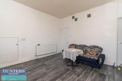 4 bedroom terraced house for sale, SR- Lister Avenue East Bowling, Bradford, West Yorkshire, BD4 7QR