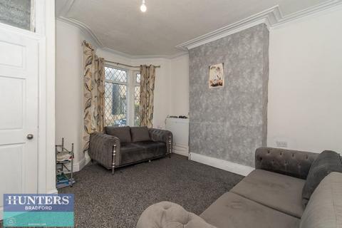 4 bedroom terraced house for sale, REF SR- Lister Avenue East Bowling, Bradford, West Yorkshire, BD4 7QR