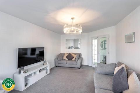 8 Aveling Way, Shireoaks, Worksop, S81 8FF