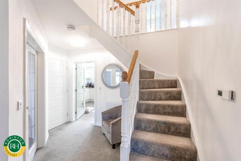 8 Aveling Way, Shireoaks, Worksop, S81 8FF