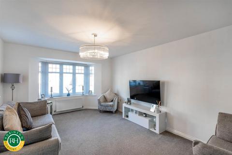 8 Aveling Way, Shireoaks, Worksop, S81 8FF